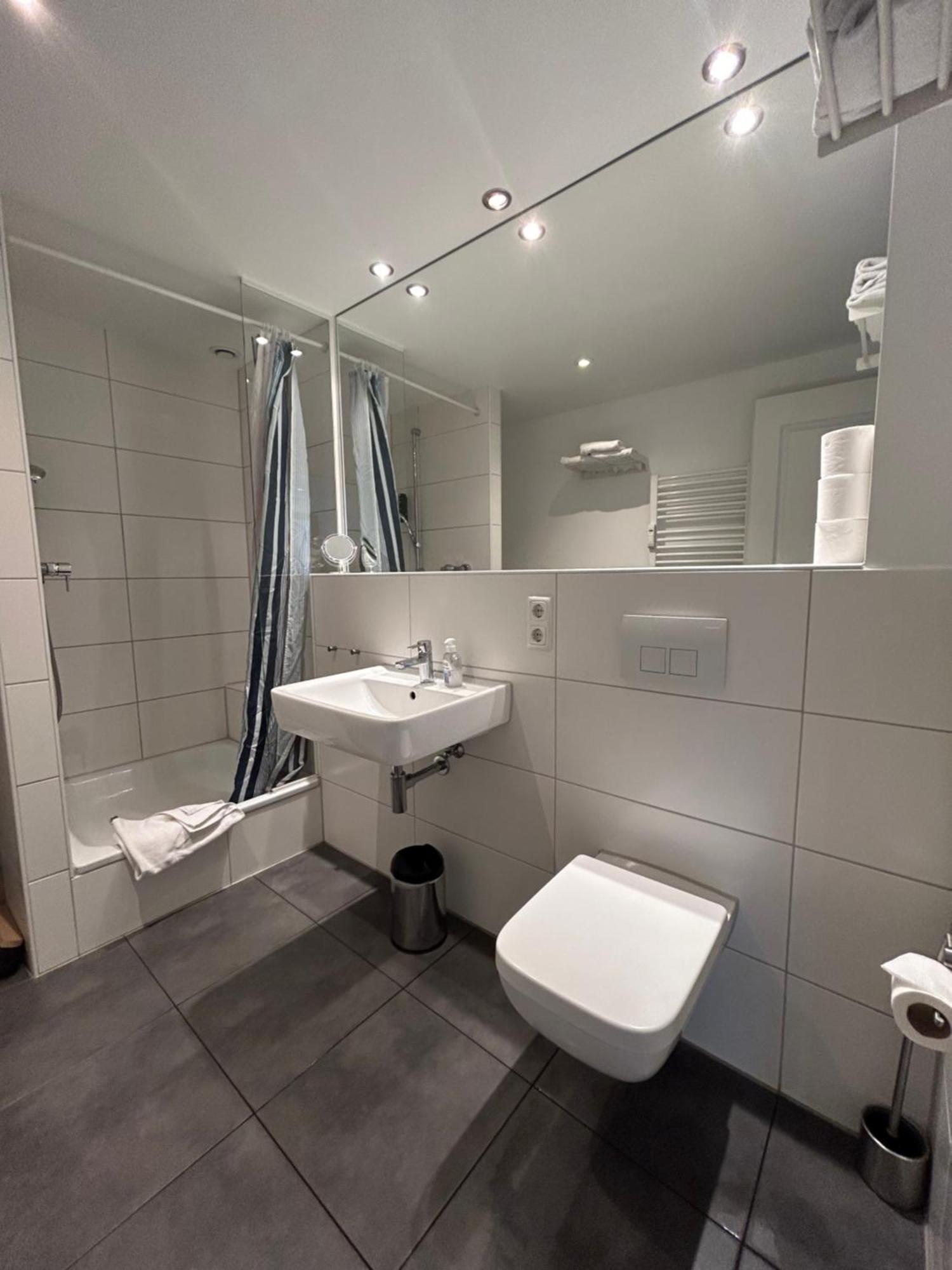 Apartments Am Suedkanal Хамбург Екстериор снимка